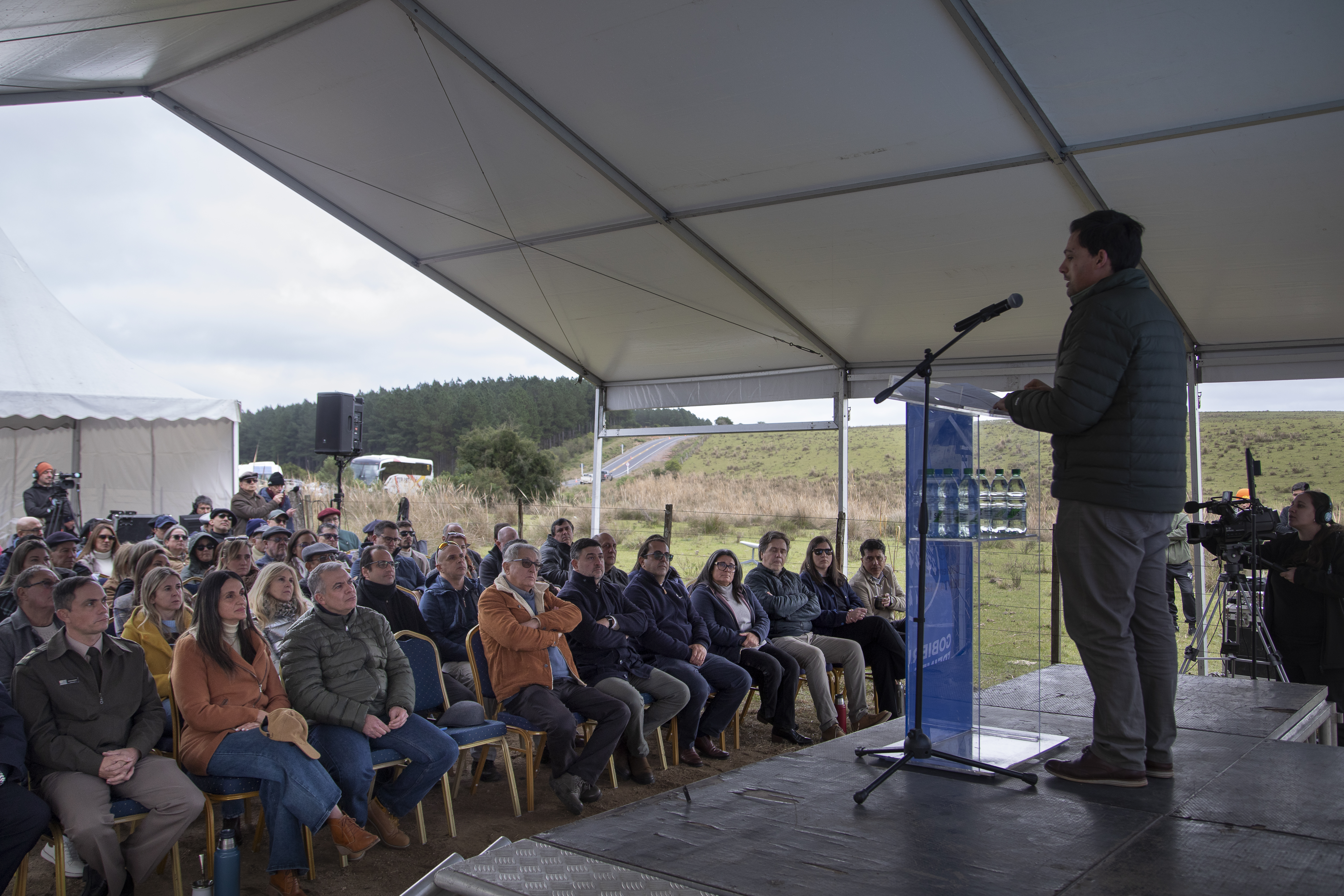 Inauguración de obras en Camino del medio