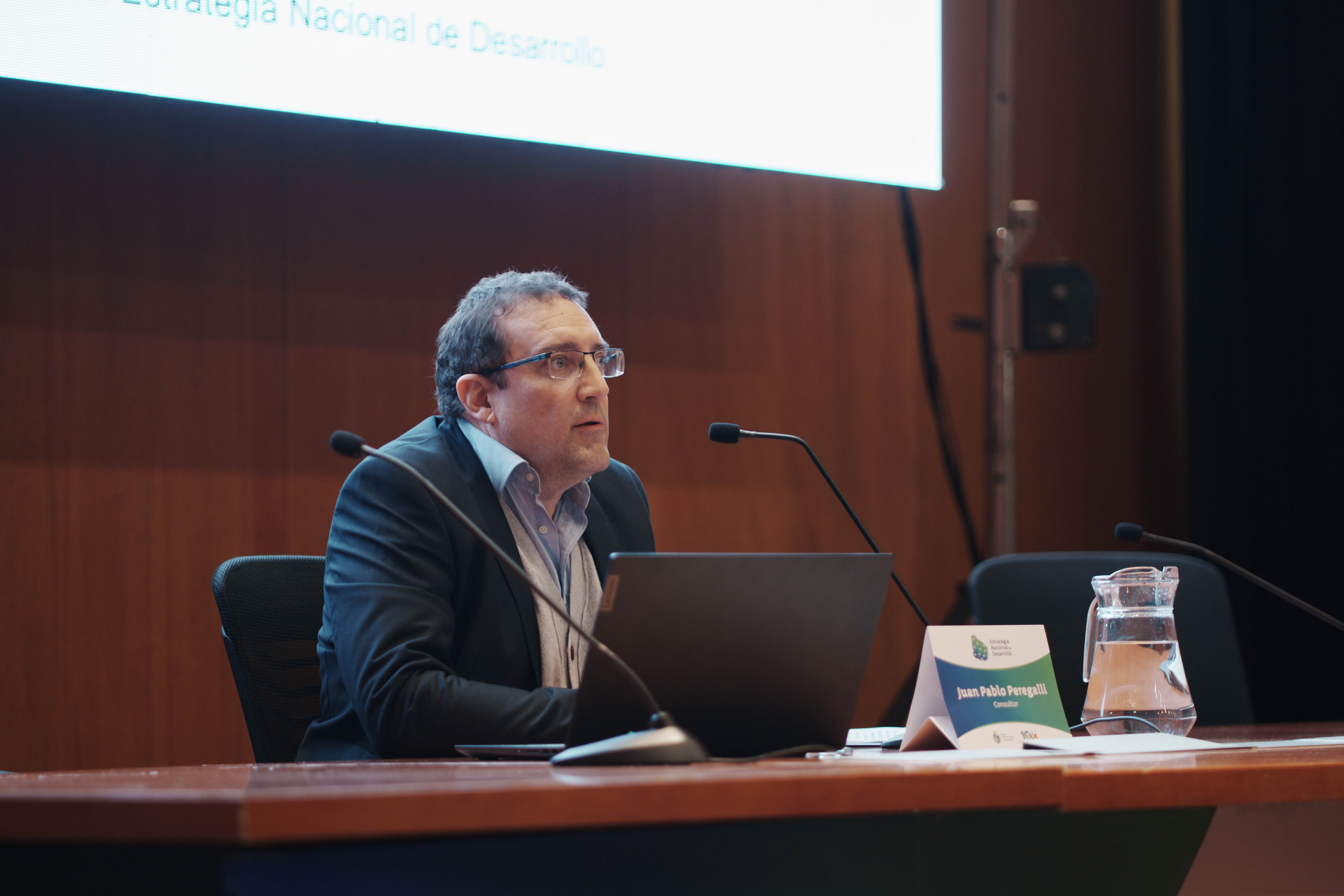 Seminario Estrategia Nacional de Desarrollo