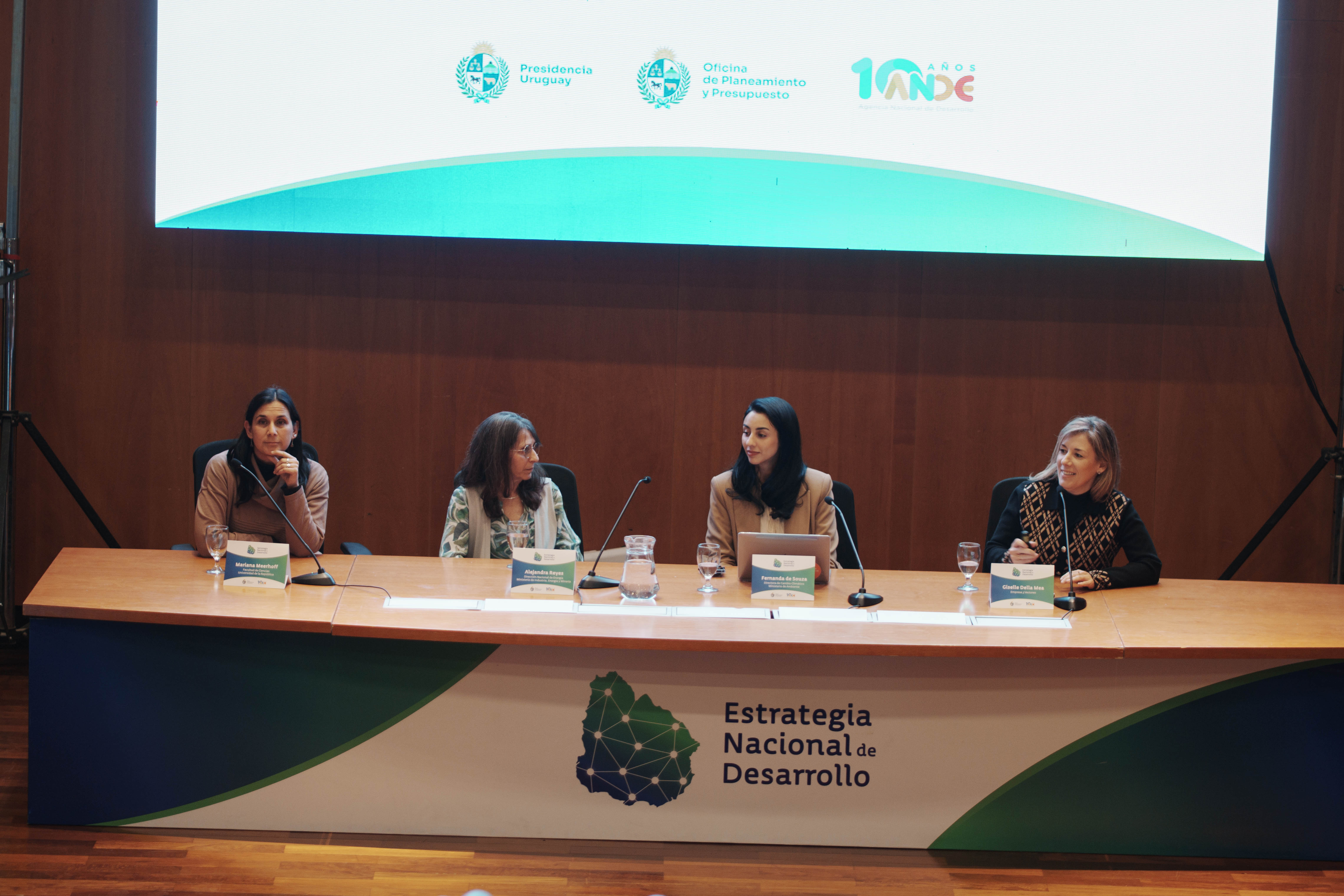 Seminario Estrategia Nacional de Desarrollo