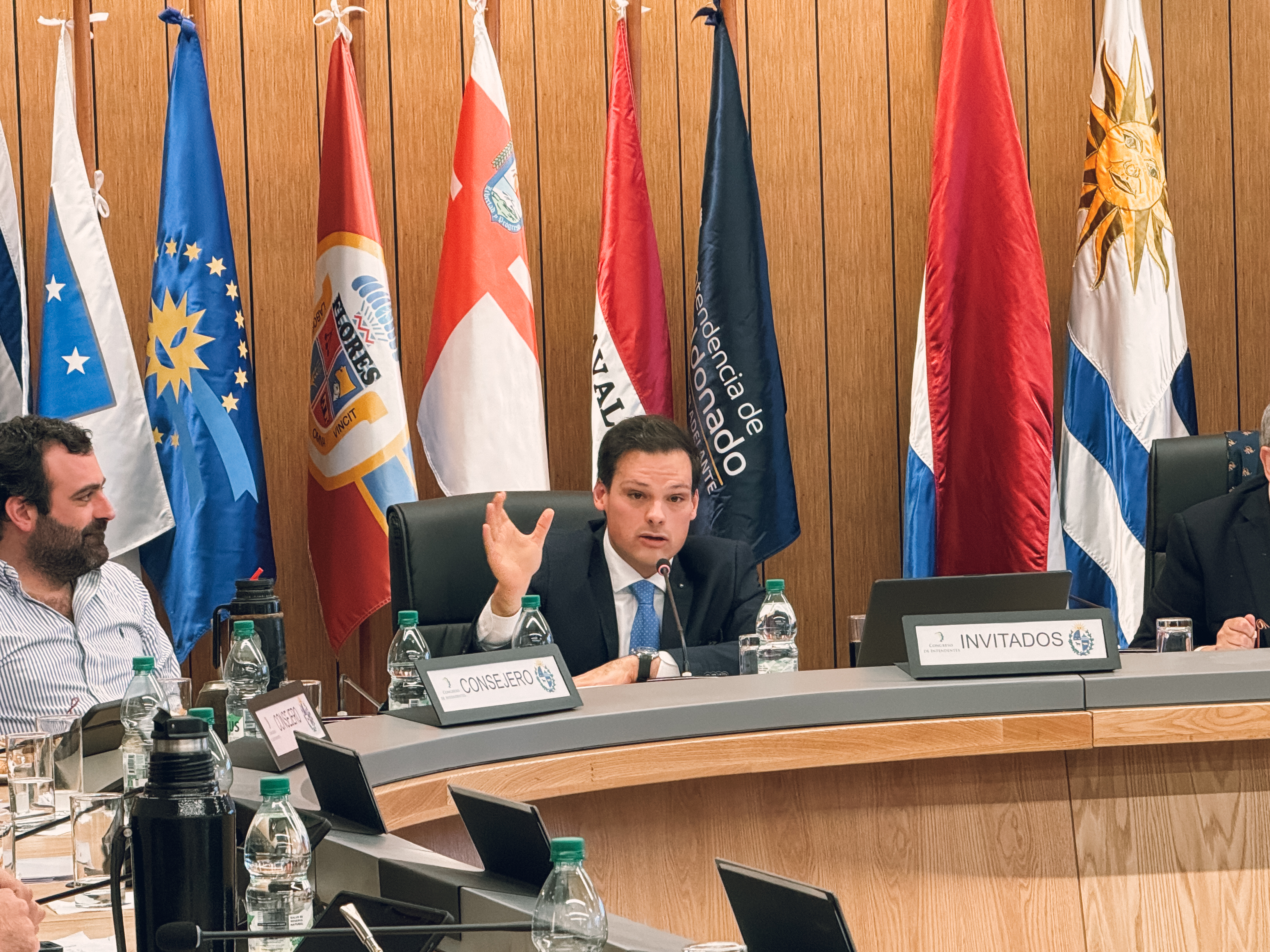 Presentación en el Congreso de Intendentes