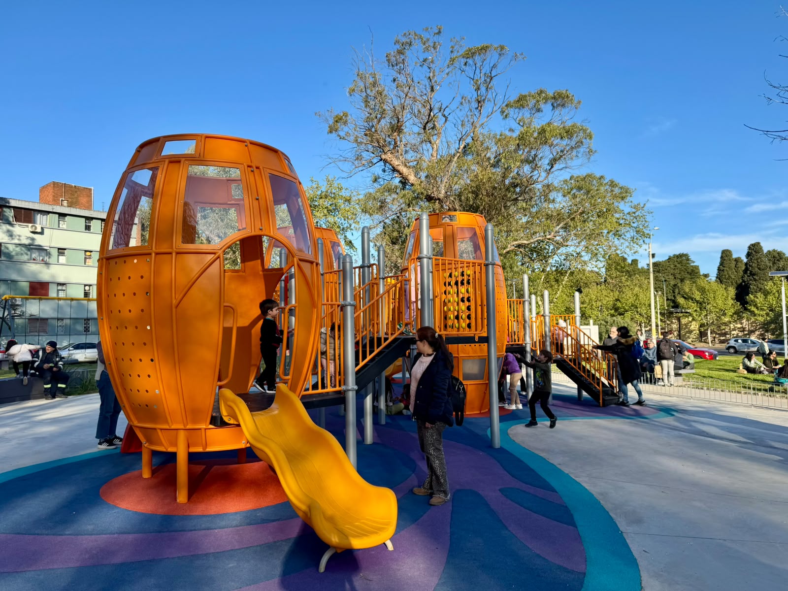 Inauguración de obras en plaza Jorge Lazaroff