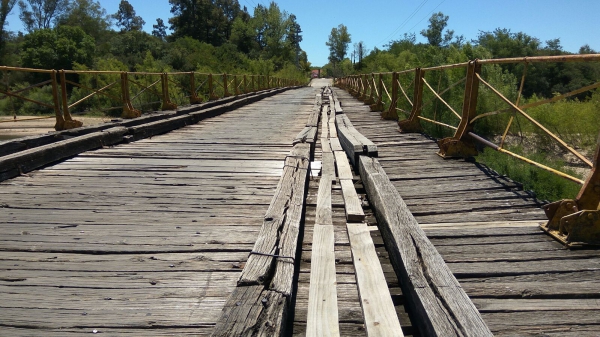 La consolidación urbana de la zona este de la capital departamental, una obra ya construida, y la revitalización del barrio Santa Bernardina, próxima a comenzar, marcan un avance fundamental en la infraestructura urbana de calidad para Durazno. Ambas son financiadas por el programa PDGS de OPP. El proyecto de consolidación urbana se ubica en la zona de mayor crecimiento de la ciudad de Durazno, y buscó dotar de servicios básicos de infraestructura a la zona este de la ciudad, acorde con lo que se estable