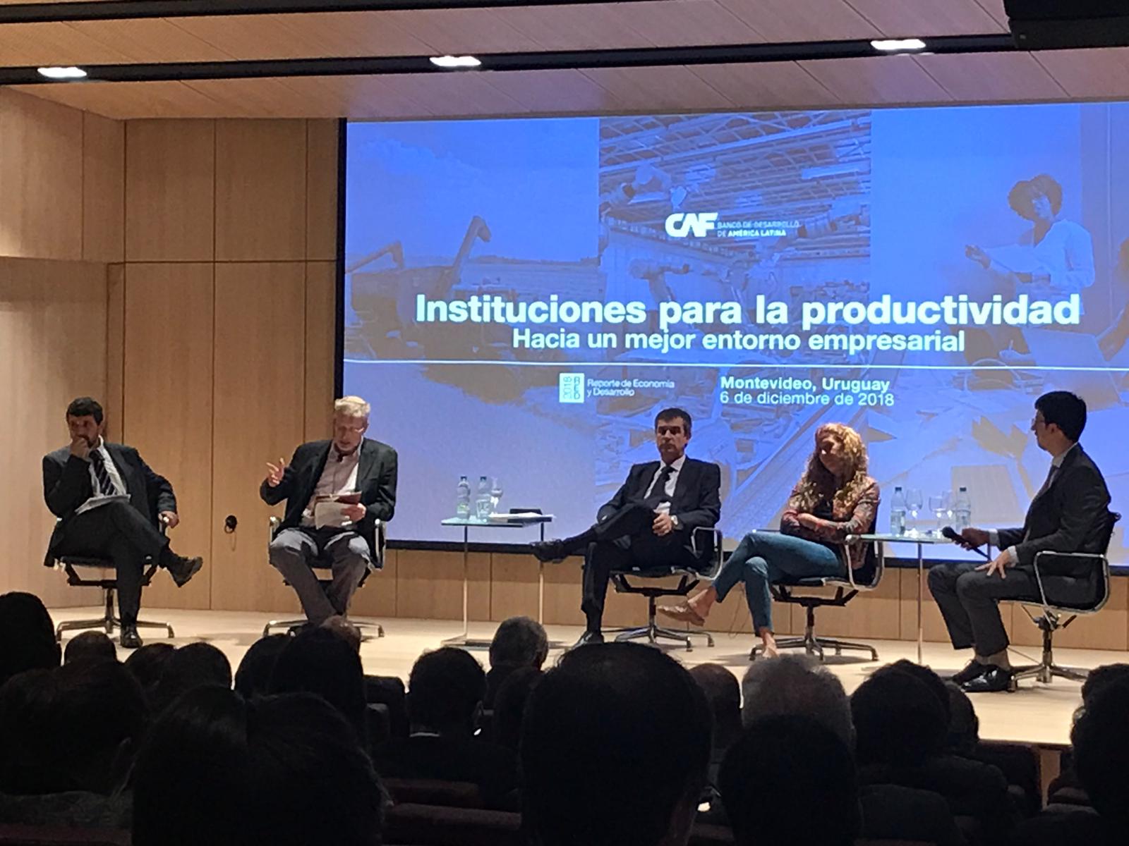 el director de OPP en el seminario organizado por la CAF