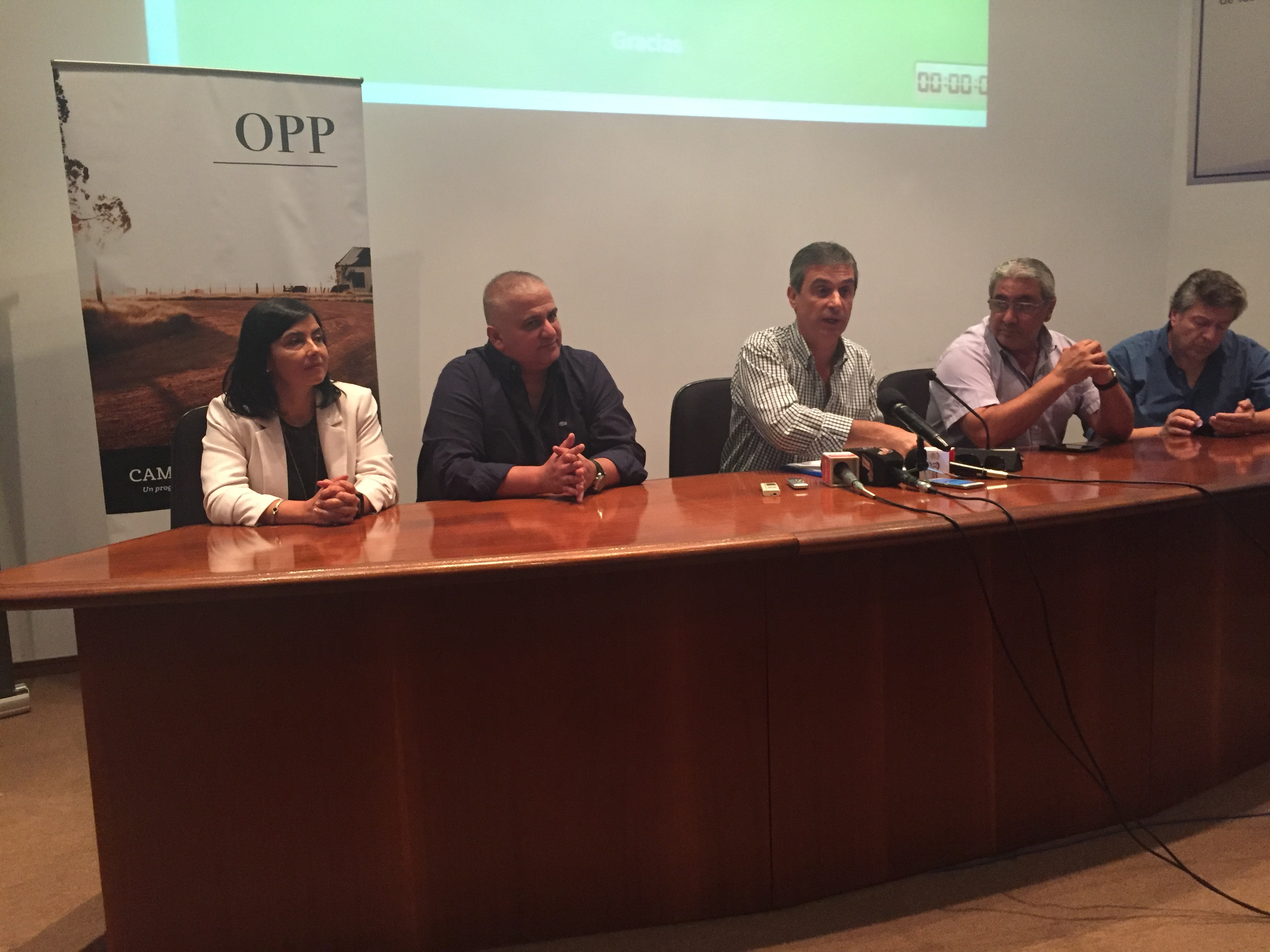 El director de OPP presenta en Treinta y Tres el proyecto de reconstrucción de la ruta 98