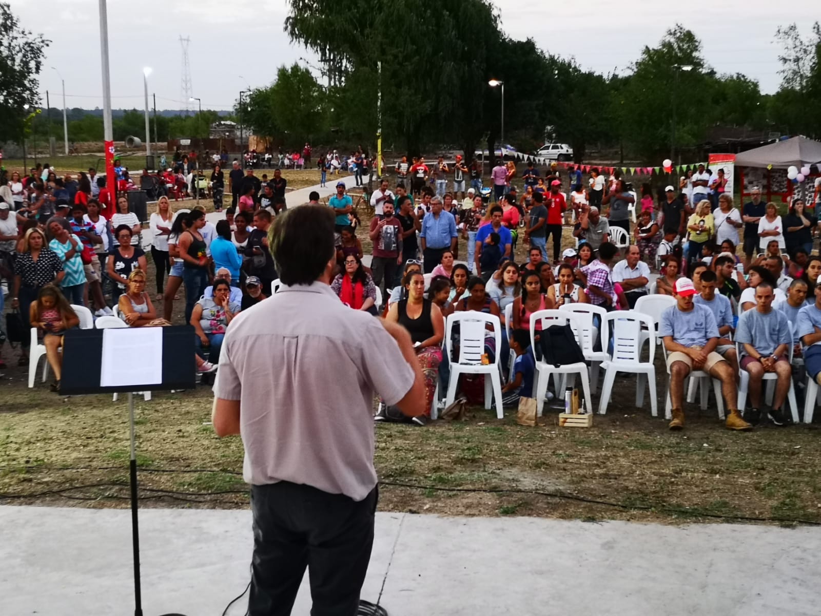 Los habitantes del barrio La Chapita celebran la inauguración de las obras