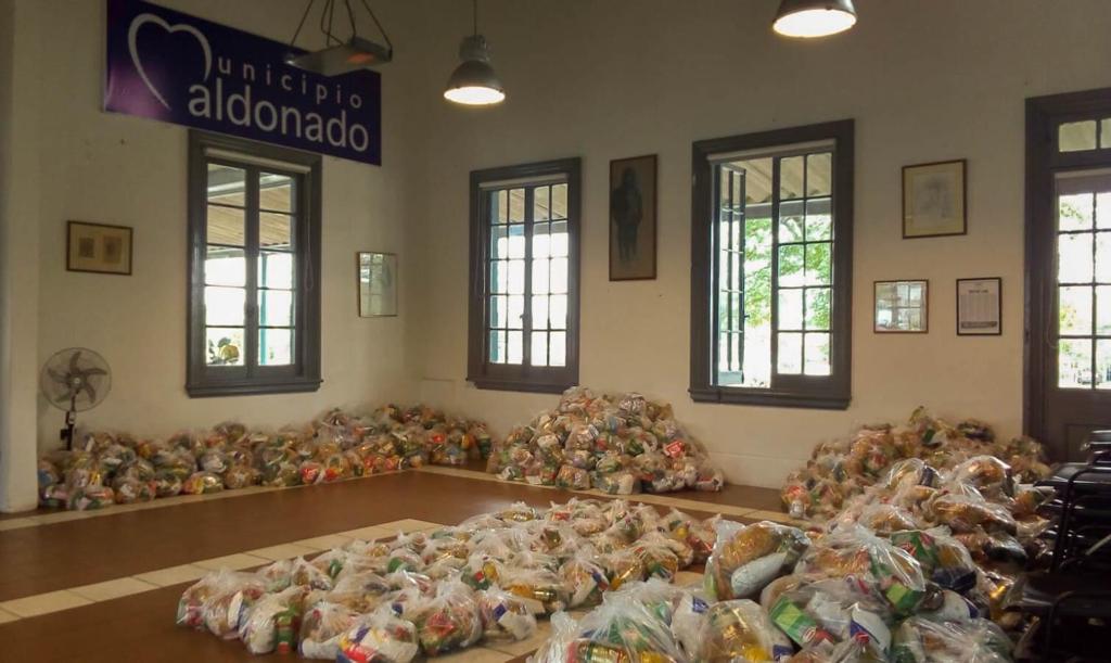 Trabajo para entrega de canastas en Municipio de Maldonado