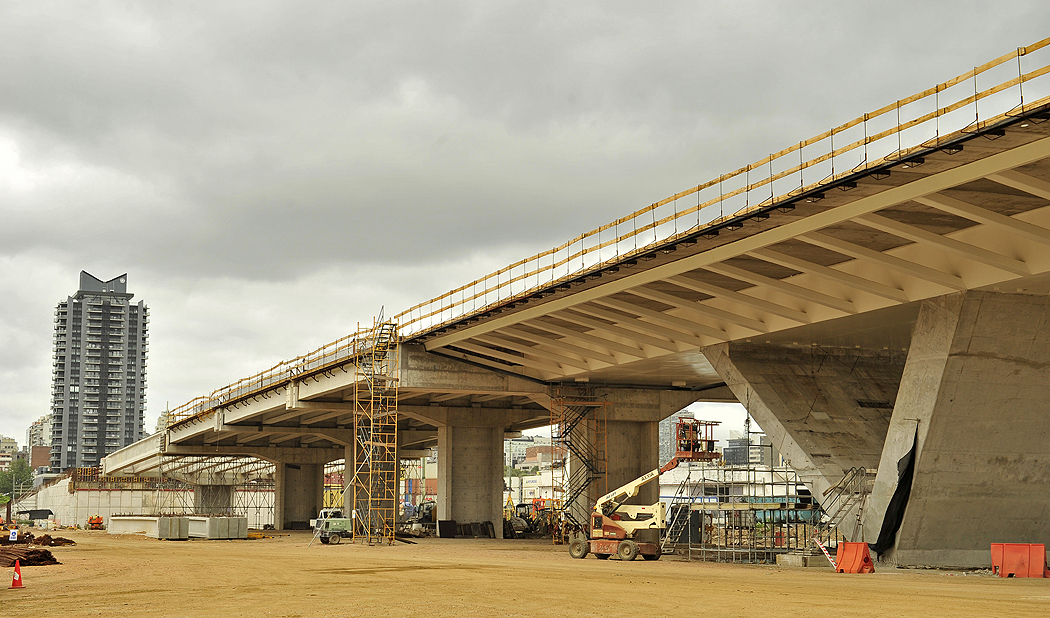 Obras en viaducto sobre rambla Sudamérica en Montevideo