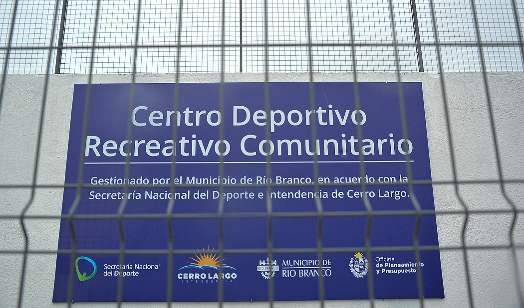 Inauguración de un polideportivo en el departamento de Cerro Largo