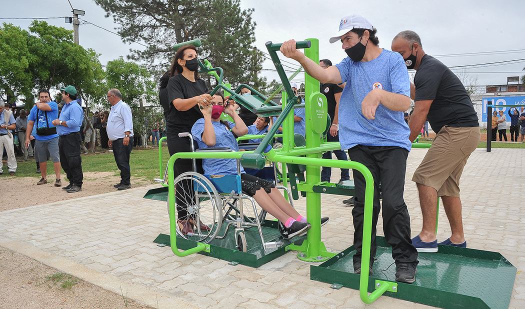 Inauguración de un polideportivo en el departamento de Cerro Largo