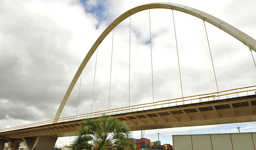 Obras en viaducto sobre rambla Sudamérica en Montevideo