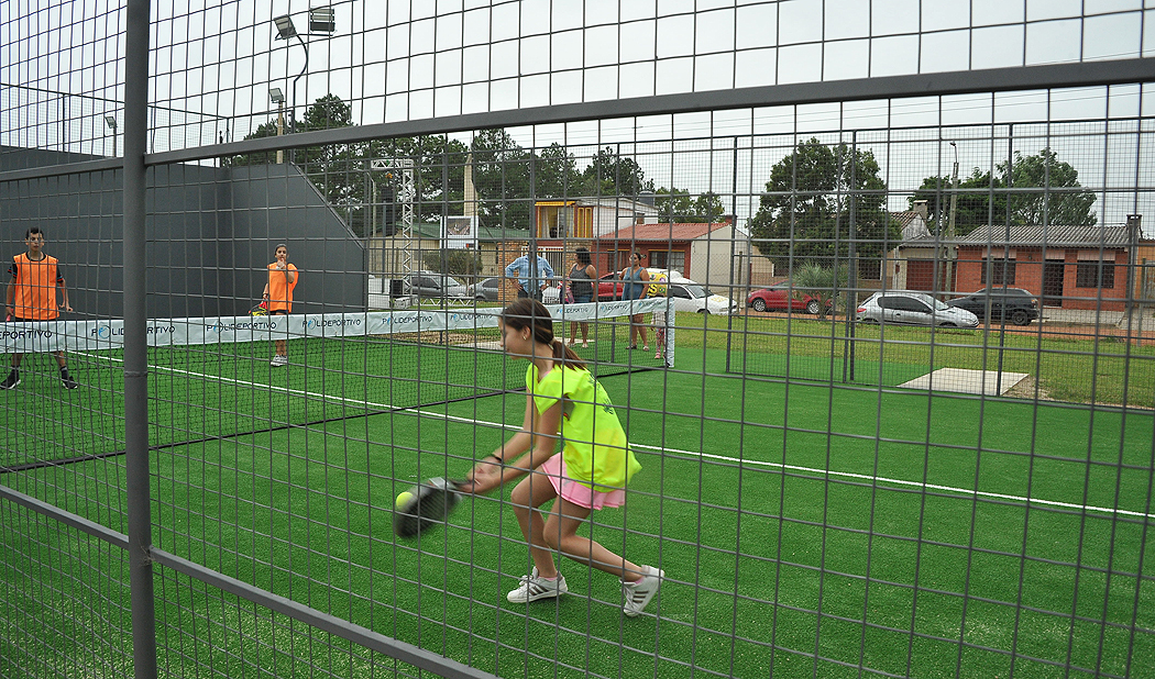 Inauguración de un polideportivo en el departamento de Cerro Largo