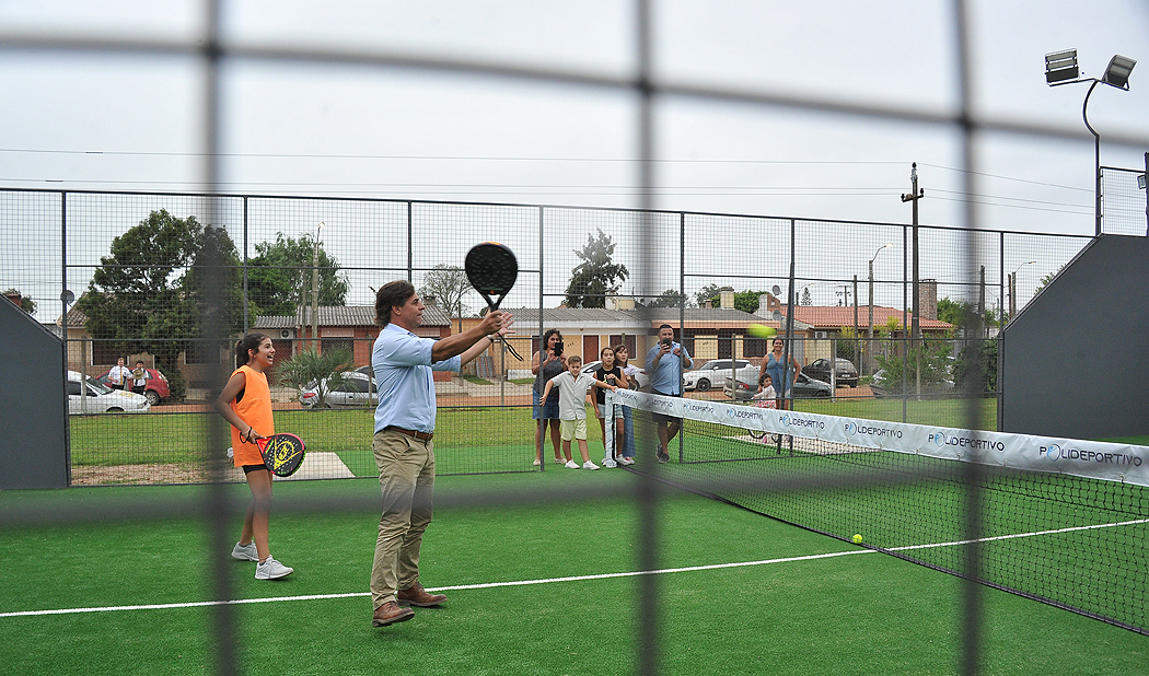 Inauguración de un polideportivo en el departamento de Cerro Largo