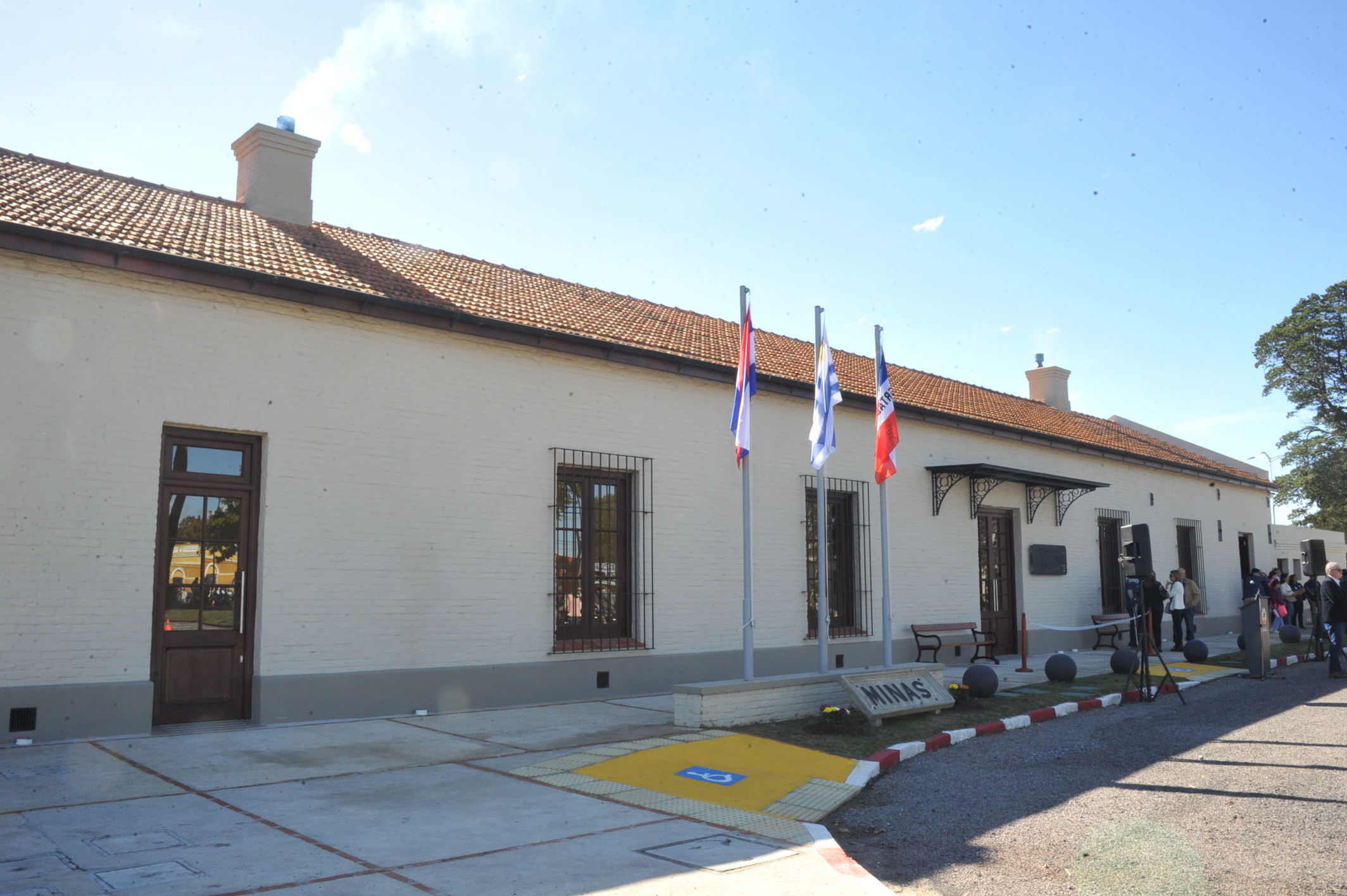 Inauguración de centro cultural y deportivo en Minas