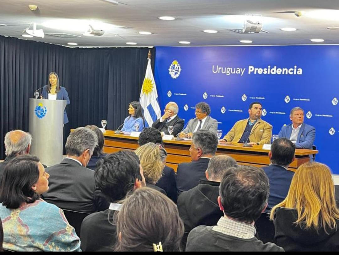 Gobierno impulsa programa para que jóvenes culminen la educación media superior en Paysandú