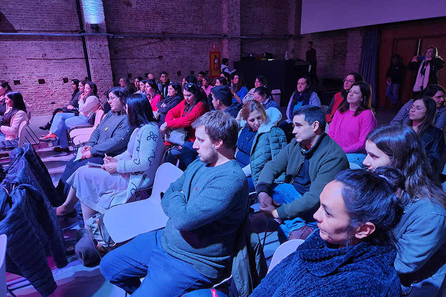Charla de experta en orientación de carrera, en el marco del programa +Talentos en Paysandú