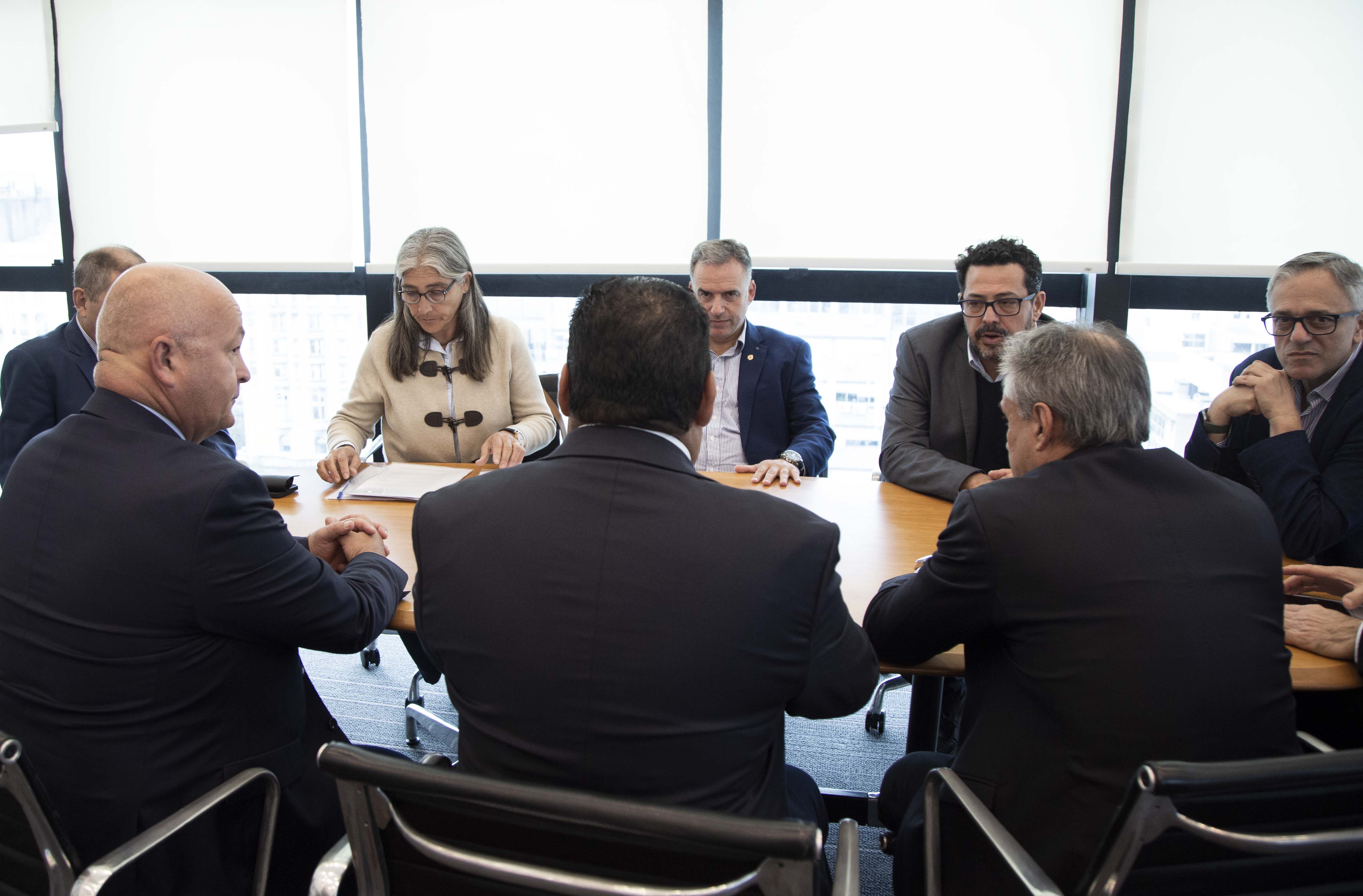 Firma de contrato Gobierno y Grupo Vía Central- créditos Presidencia