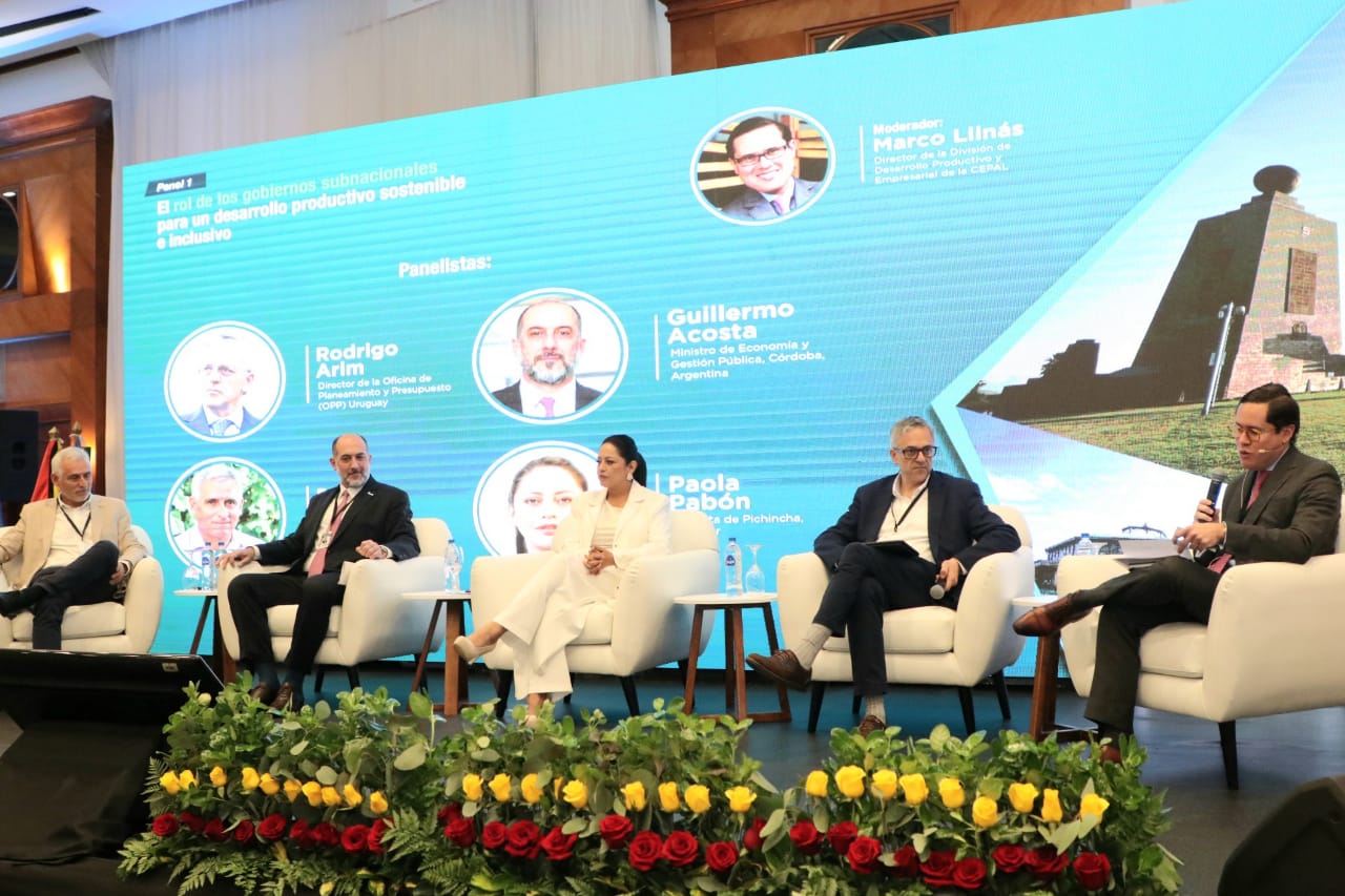 Director de OPP en seminario de la Cepal en Quito