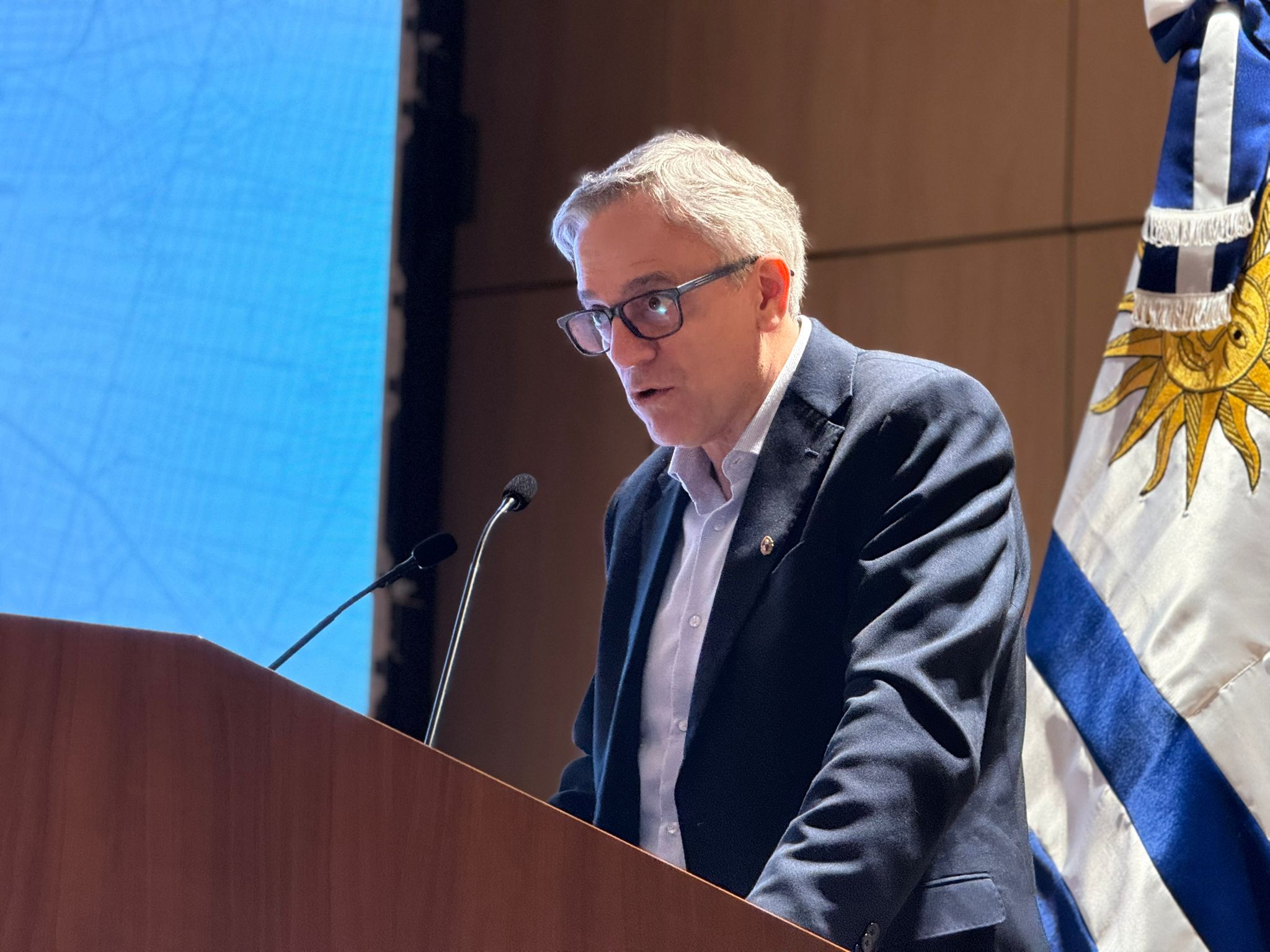 Rodrigo Arim, director de la Oficina de Planeamiento y Presupuesto en la presentación de la edición 2025 del Reporte de Economía y Desarrollo de CAF