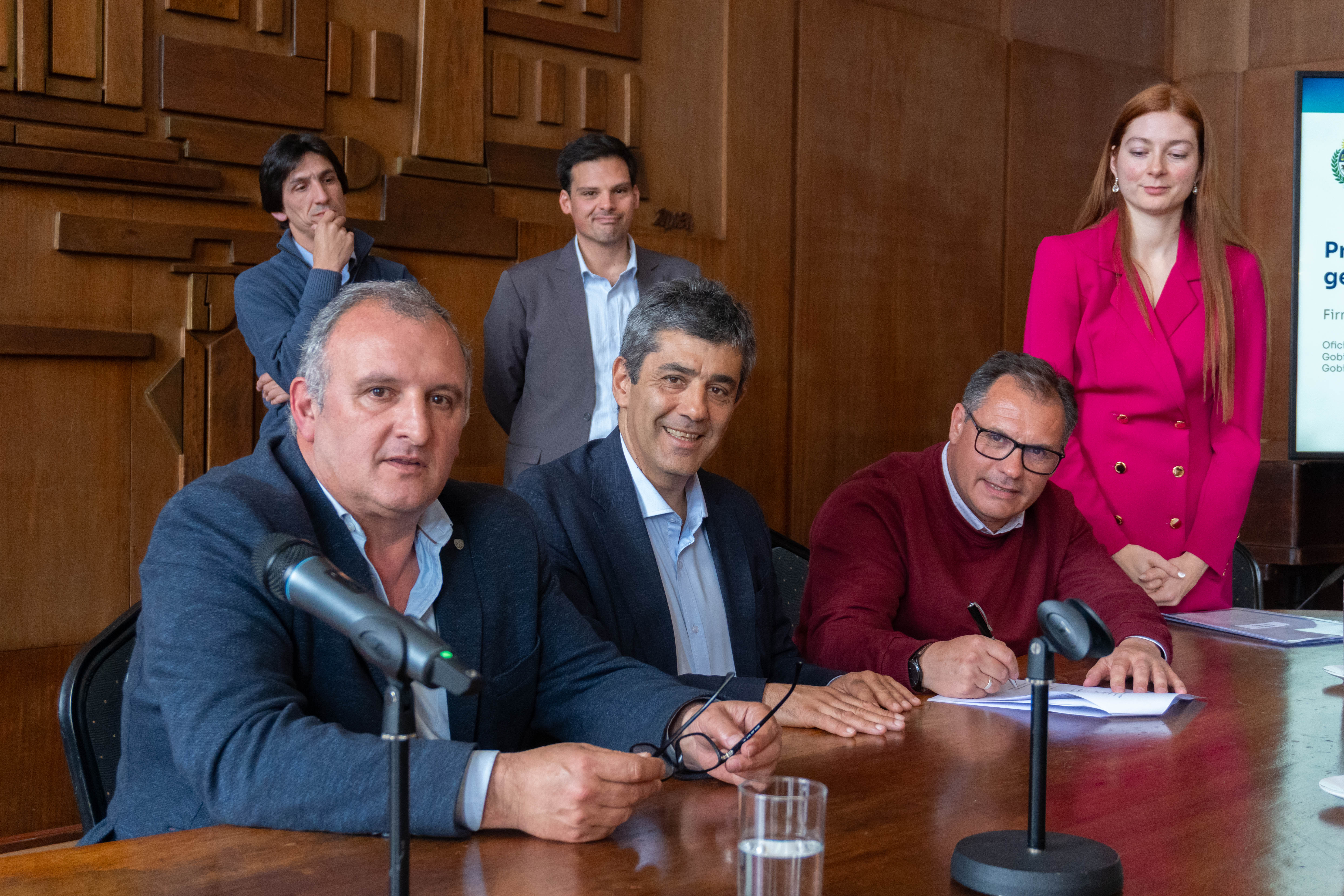 Firma de convenios: Zapicán (Lavalleja)