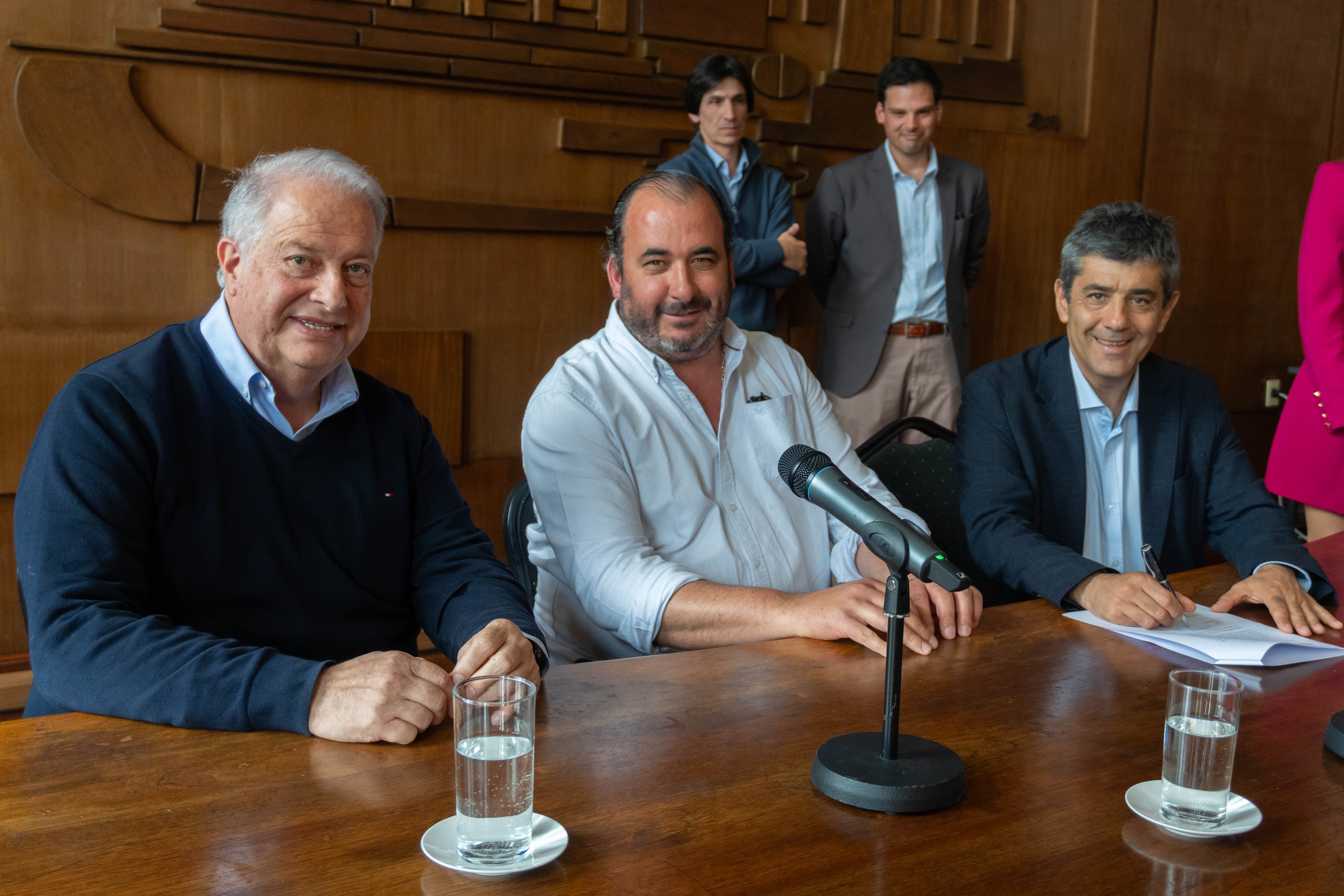 Firma de convenios: Villa Caraguatá (Tacuarembó)
