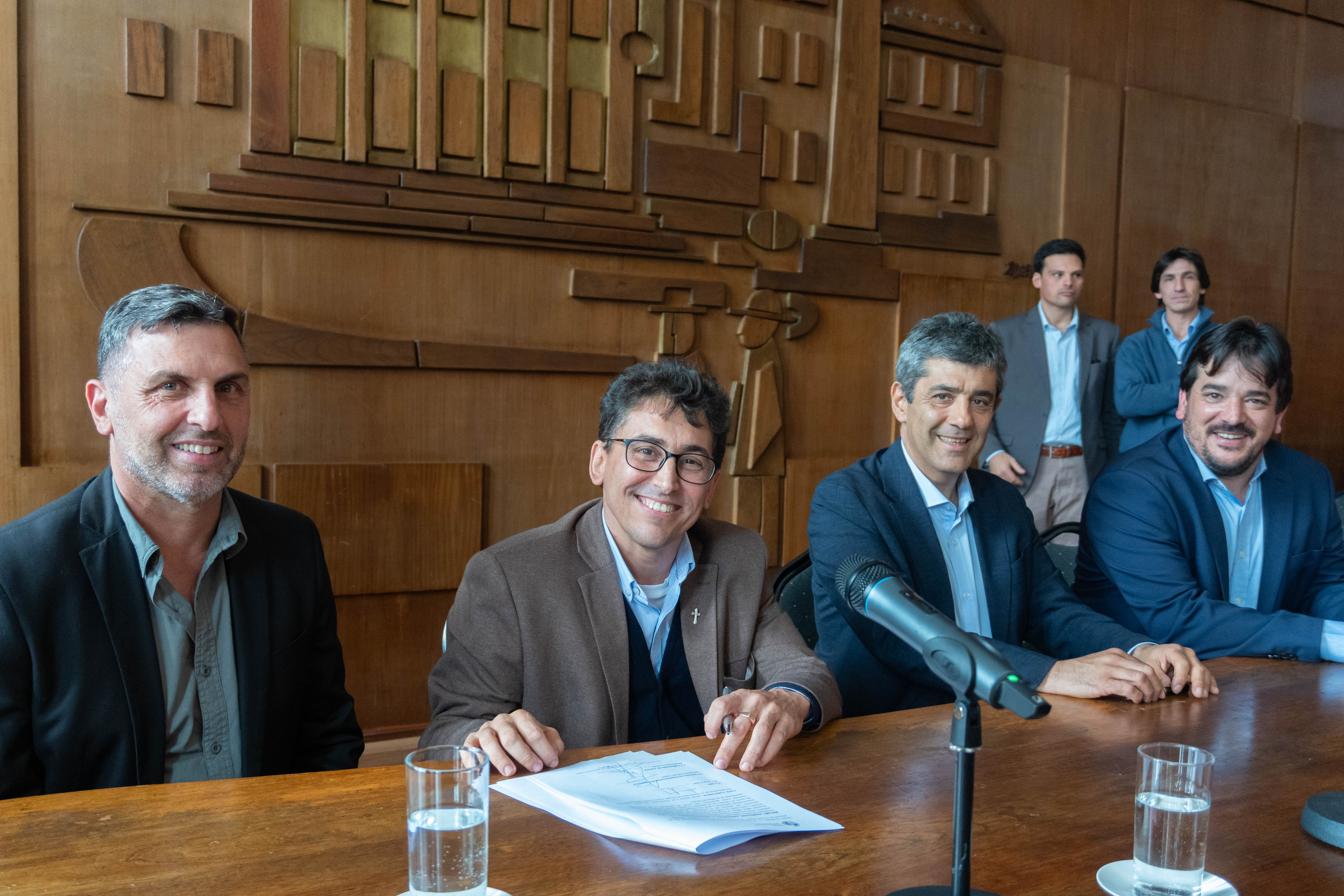 Firma de convenios: Juanicó (Canelones)
