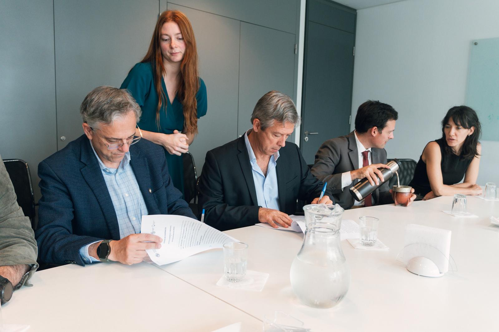 Firma de convenio entre OPP y Secretaría Nacional de Deporte