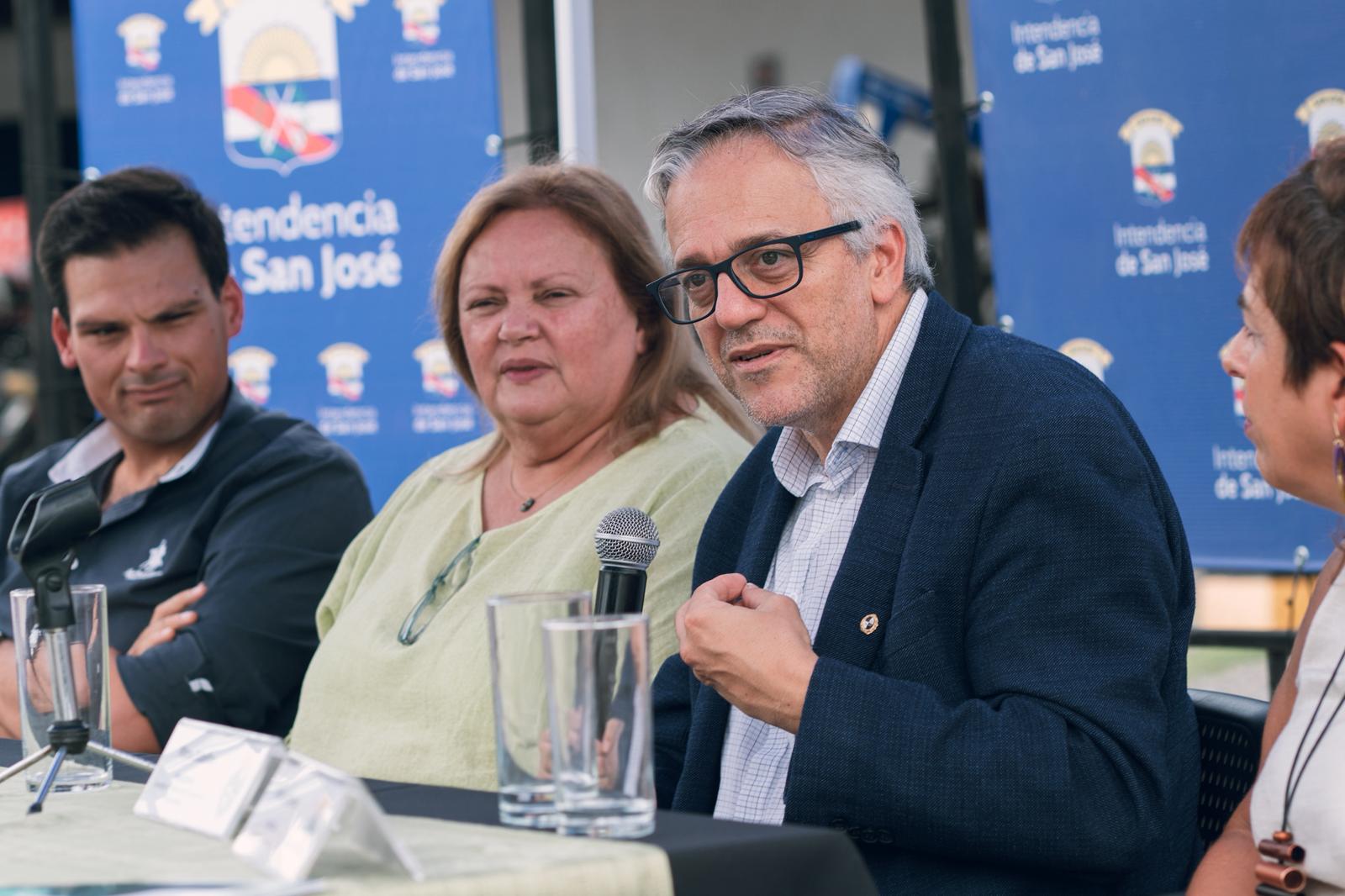 Lanzamiento formación para mujeres en manejo de maquinaria vial