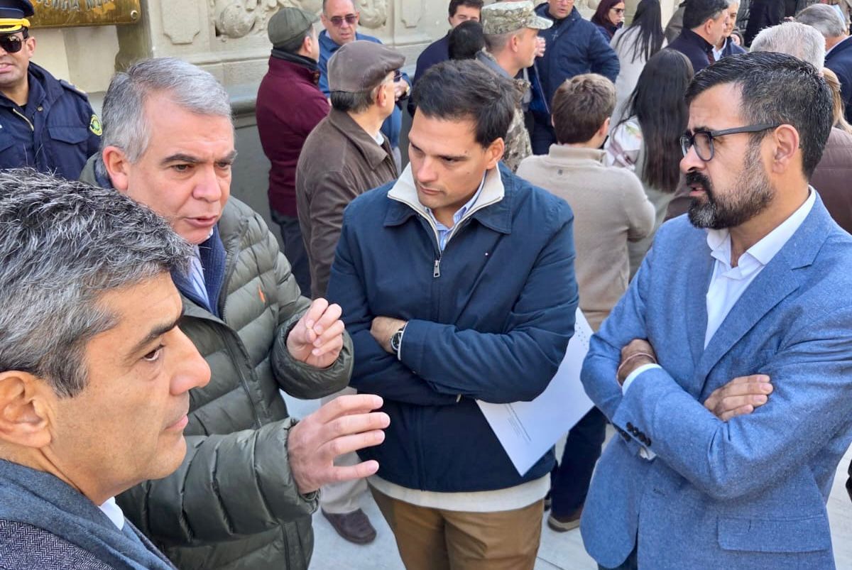 Presentación de maquinaria vial y camiones en Treinta y Tres