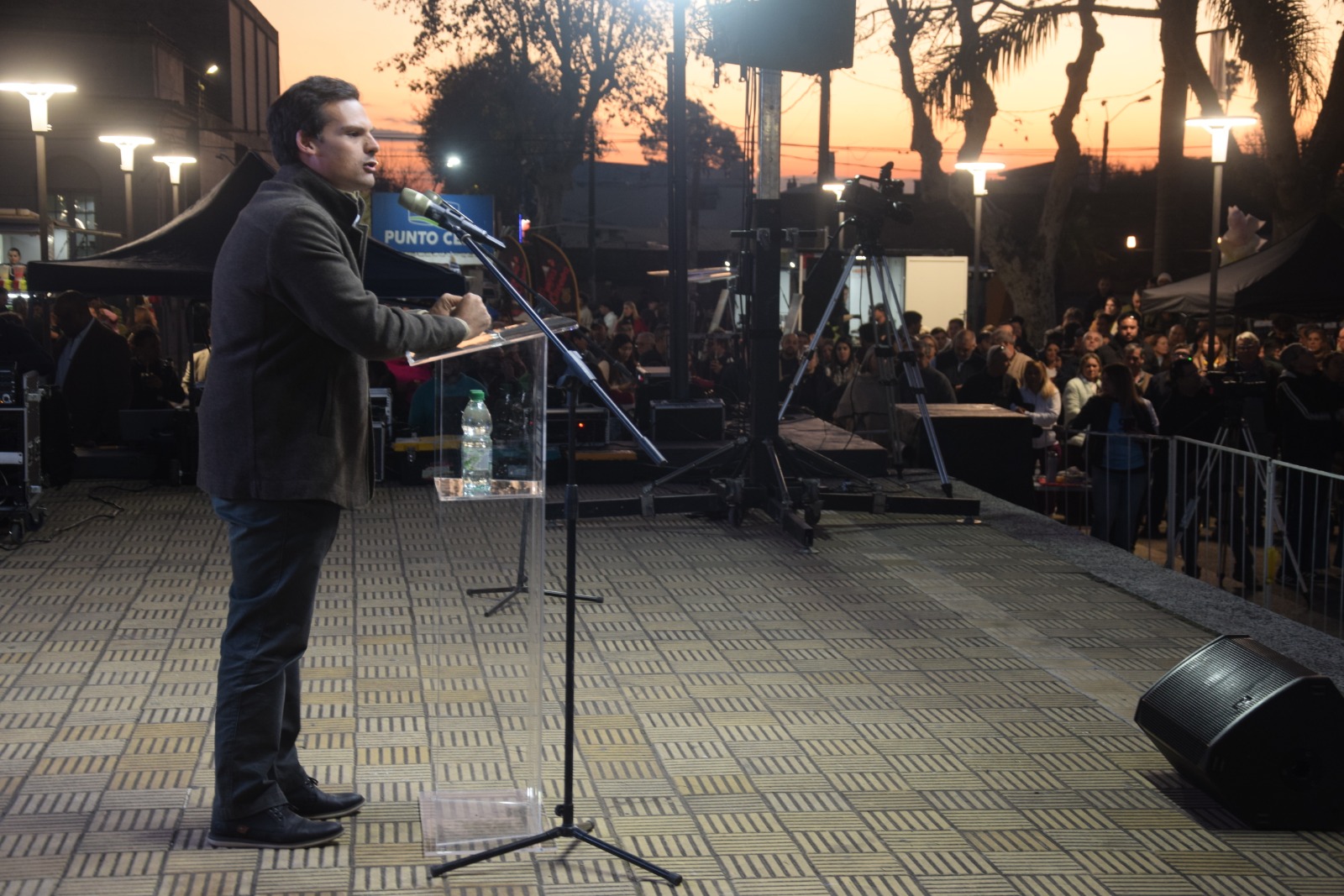 José Manuel Arenas en presentación de maquinaria en Melo
